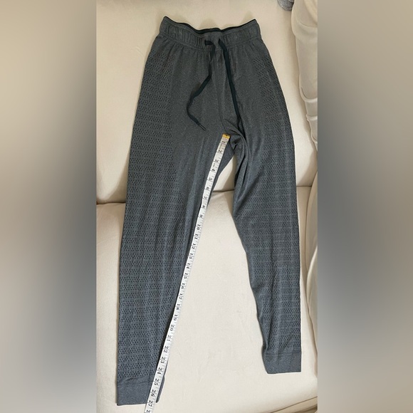 Lululemon Breeze By Jogger Squad Gravity Grey Size 2 - Picture 9 of 13
